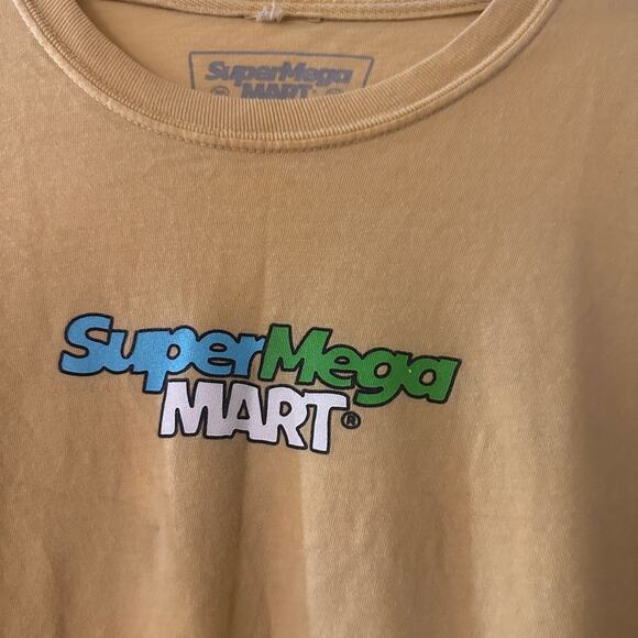 Super Mario Cart yellow super center graphic tee shirt size medium - Picture 3 of 5